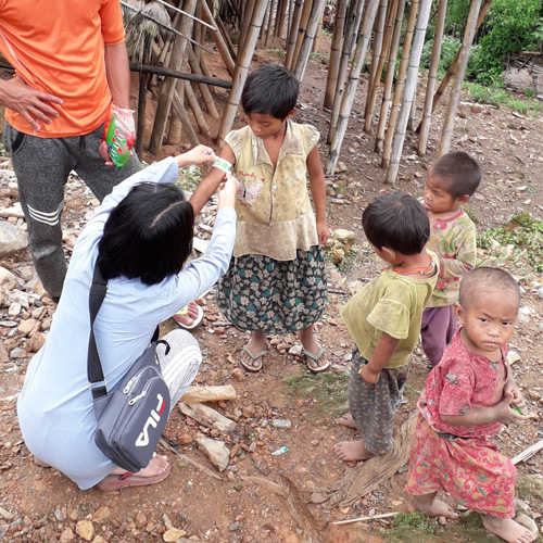 나가 프로젝트의 보건증진교육팀이 방문하는 마을 중 하나. 산속에 자리 잡고 있다 ⓒ국경없는의사회