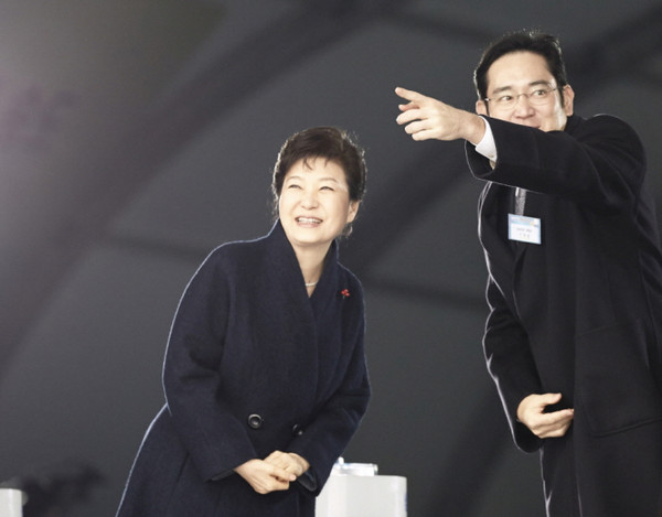 삼성바이오로직스 3공장 기공식에 참석한 박근혜 전 대통령과 이재용 부회장(출처 청와대)